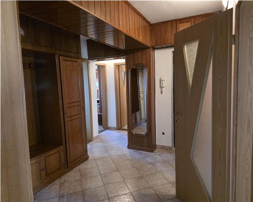 Apartament spatios 4 camere 97 mp – living 23 mp – Bd. Simion Barnutiu